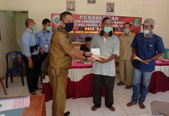 Tunda Pengerjaan Fisik Pemdes Bajak Dua Fokus Salurkan BLT-DD dan Antisipasi Covid-19