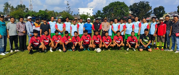 Club' bola kaki ks