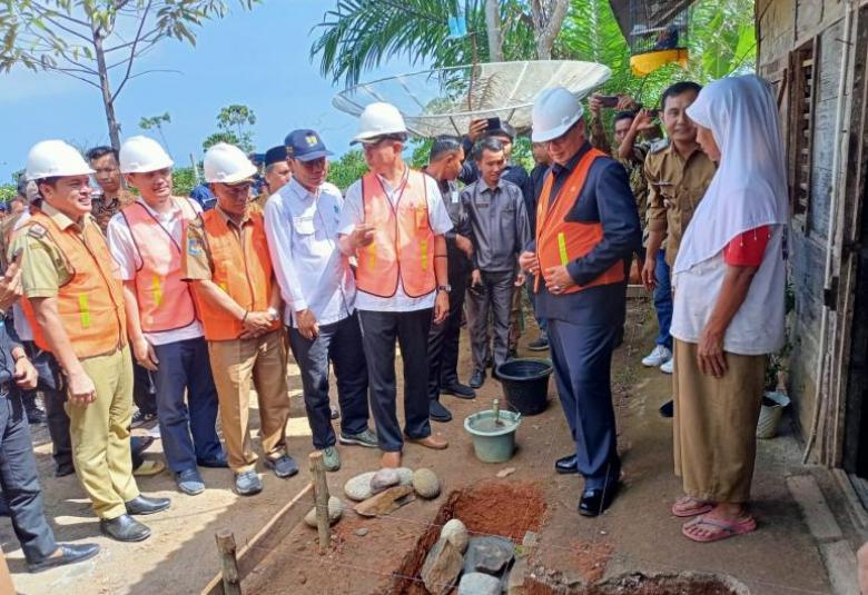 Pletakan Batu Pertama RTLh Tahap II