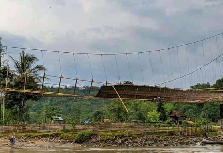 penampakan jembatan putus